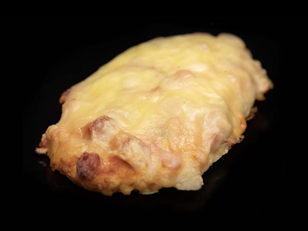 Pizza ham salami